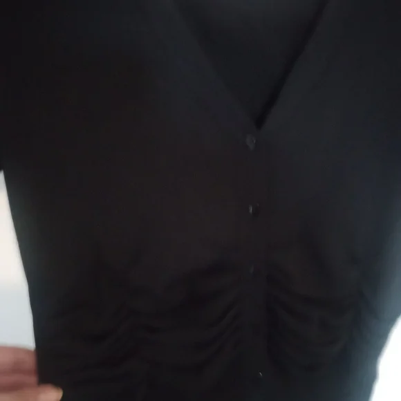 RW&CO. Black Ribbed V-Neck Button-Up Top - Picture 6 of 7